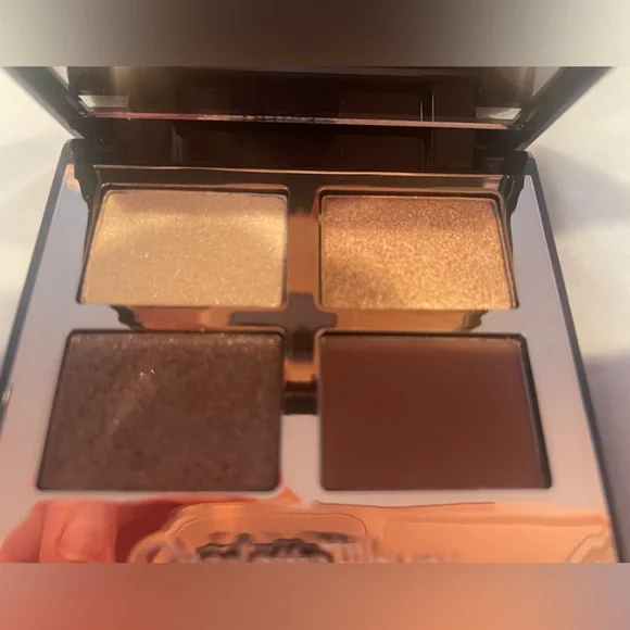 Charlotte Tilbury Exagger-Eyes Bigger Brighter Luxury Eyeshadow Palette - Picture 5 of 10